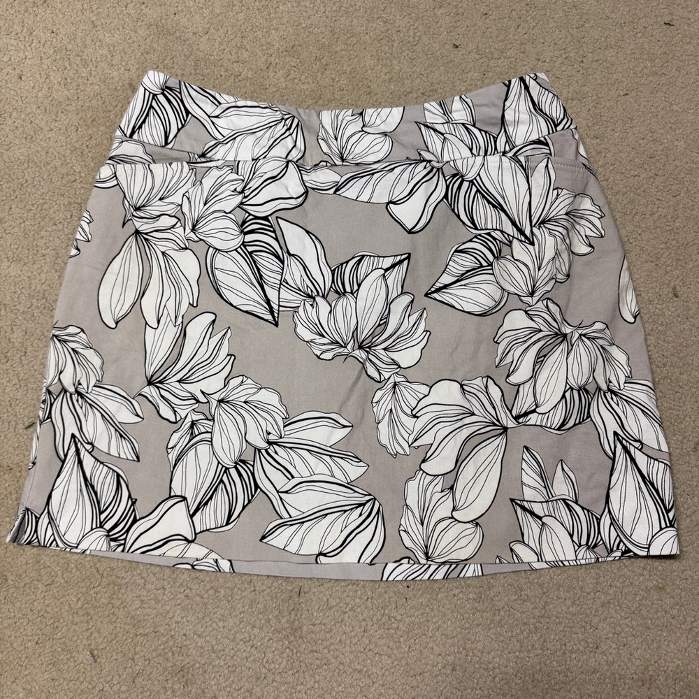 SWING CONTROL Floral Print Women's Golf Skort - Gray Size 16